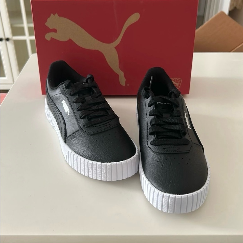Puma Women’s Black and White Sneakers